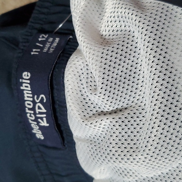 Abercrombie & Fitch Logo Swim Trunks NWT - Picture 9 of 9